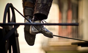 En el INEm están dando un curso de Equilibrismo para aprender a mantener el puesto de trabajo, llegar a fin de mes, pagar la hipoteca y evitar el embargo