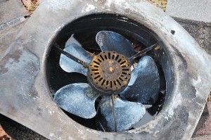 Peaso turbina-ventiladó que el Gobierno está usando para ventilarse los asuntos de vivienda. Perdón, para impulsar el cambio.