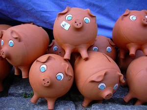Los cerdos de los bancos se van a forrar a cobrar intereses por las hipotecas
